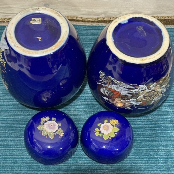 Vintage Cobalt Blue Hand Painted Ceramic Ginger Jars Made in Taiwan Set 2 - Picture 8 of 9